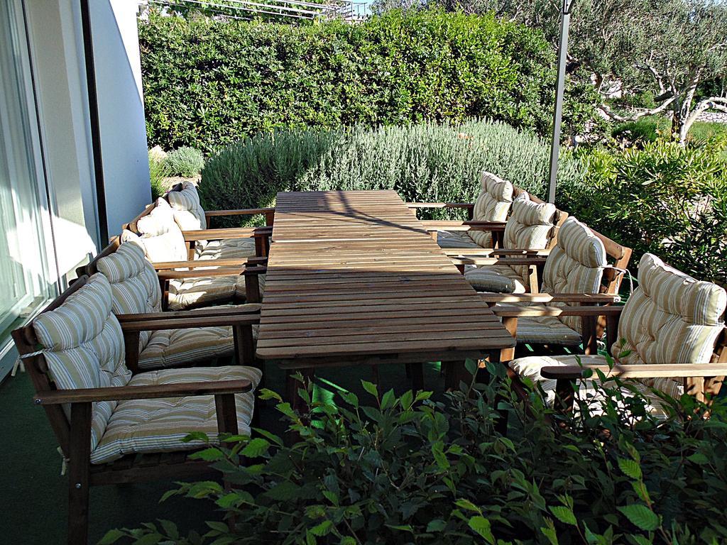 House Natali 70M From The Beach - Free Ev Top Up Rtina Kültér fotó