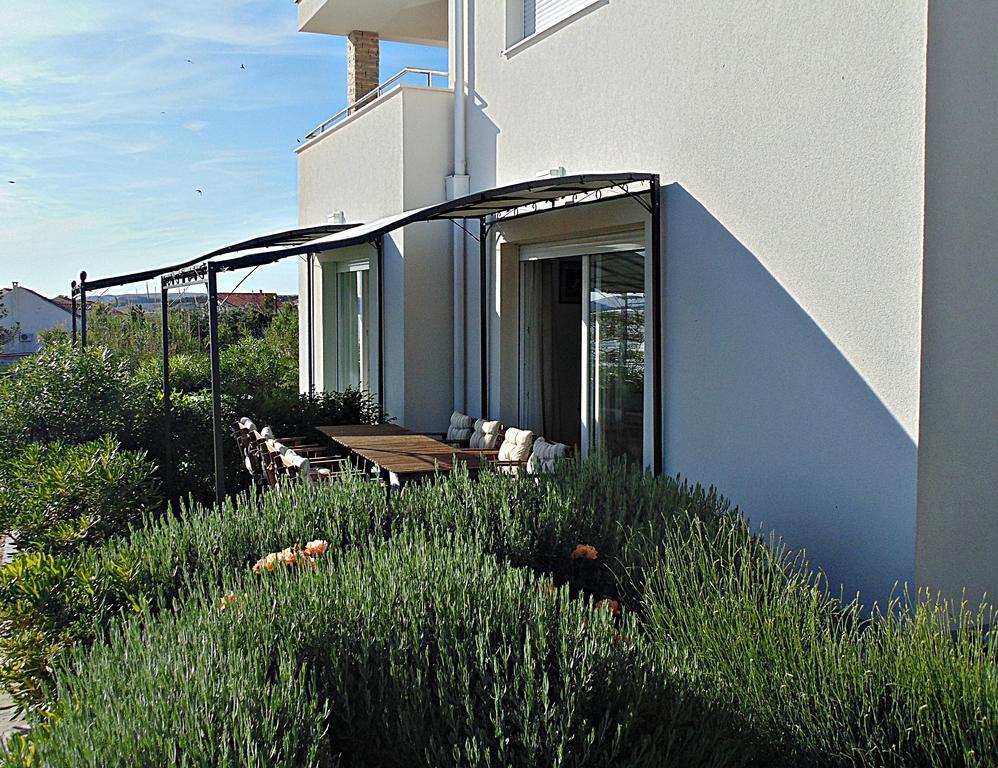 House Natali 70M From The Beach - Free Ev Top Up Rtina Kültér fotó