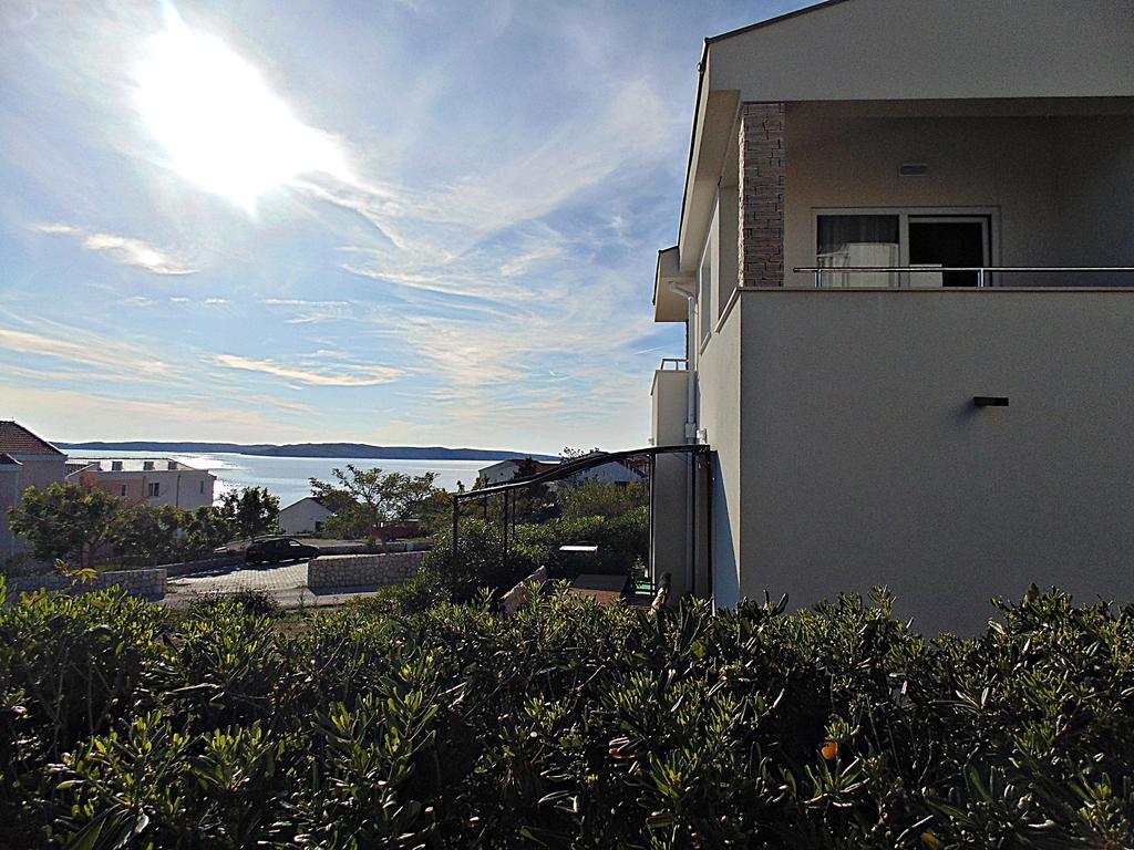 House Natali 70M From The Beach - Free Ev Top Up Rtina Kültér fotó