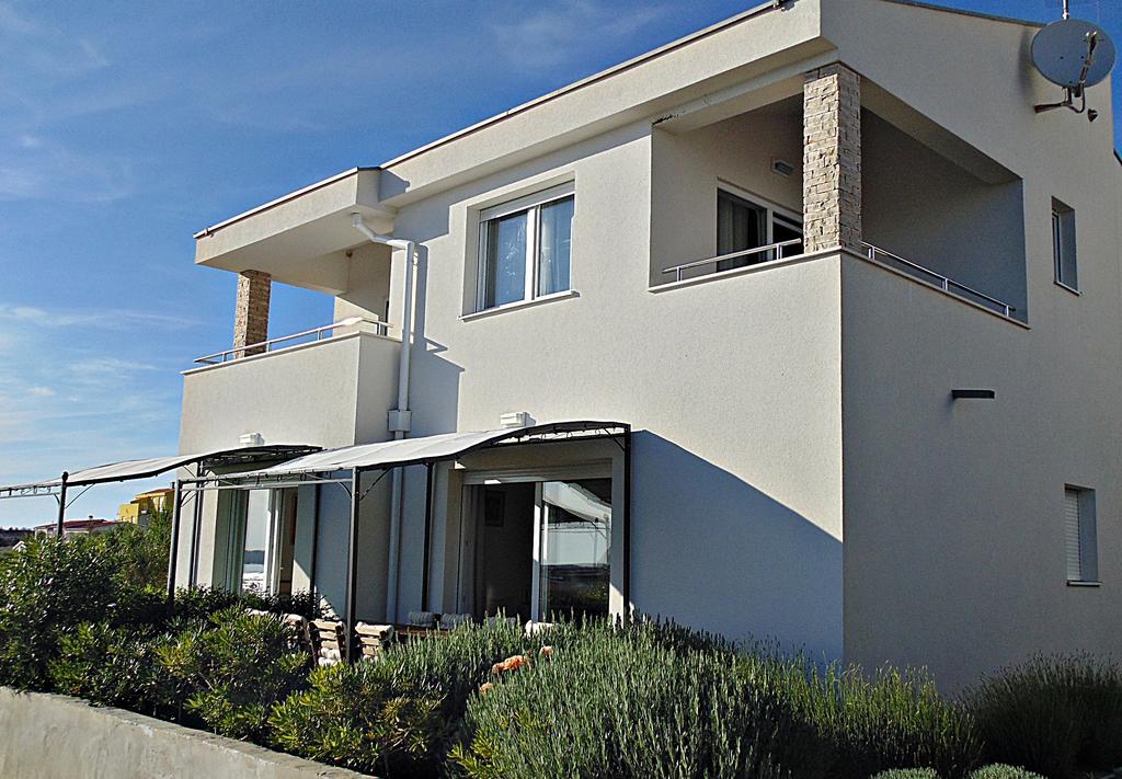 House Natali 70M From The Beach - Free Ev Top Up Rtina Kültér fotó