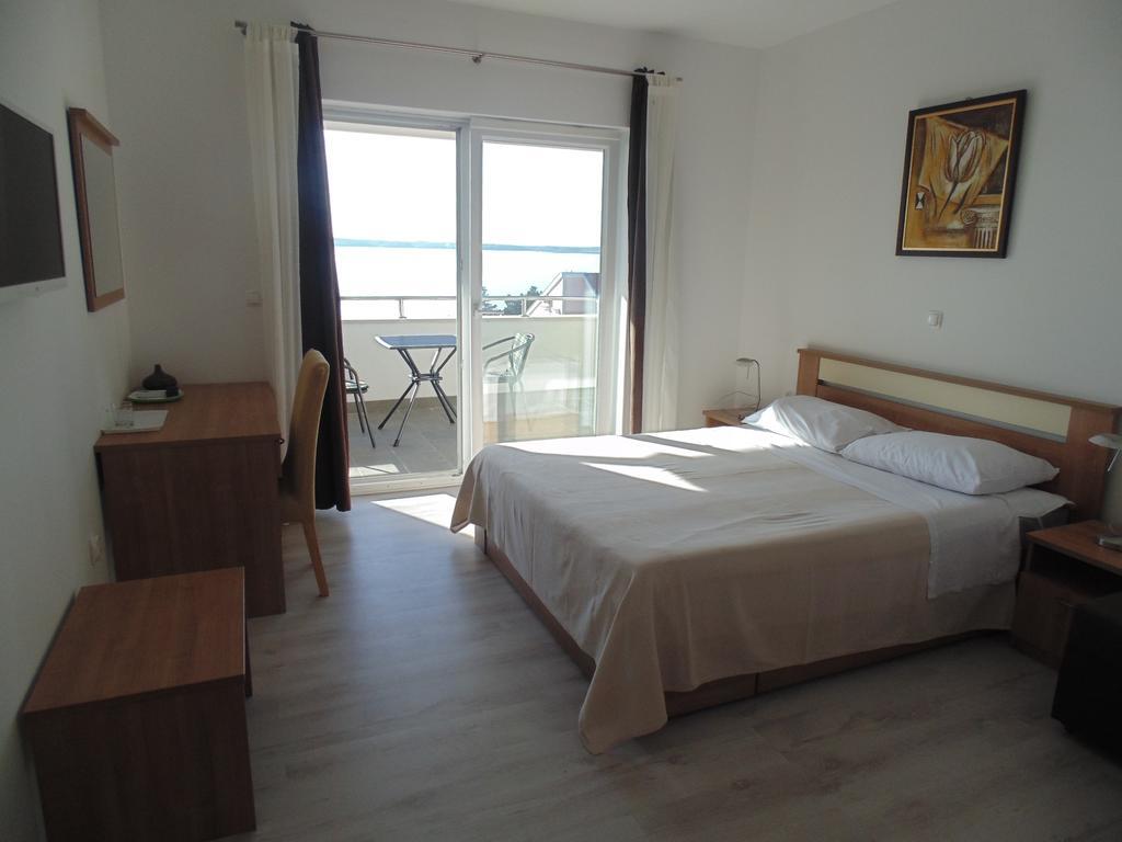 House Natali 70M From The Beach - Free Ev Top Up Rtina Kültér fotó