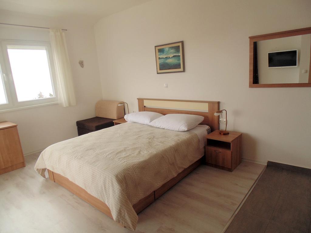 House Natali 70M From The Beach - Free Ev Top Up Rtina Kültér fotó