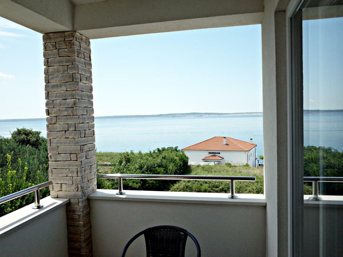House Natali 70M From The Beach - Free Ev Top Up Rtina Kültér fotó